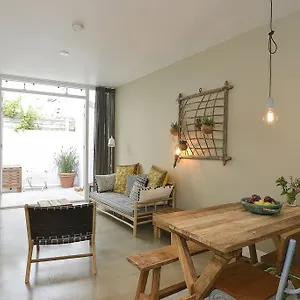 Apartment Follow The Sun